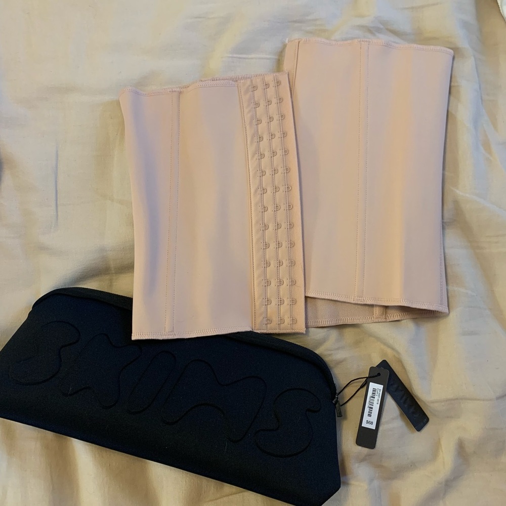 SKIMS corset. Perfect condition. Size L, color “Clay”